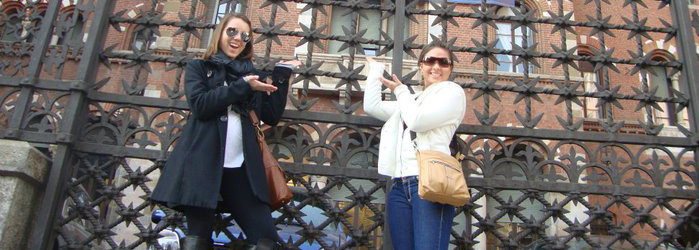 Students Pose Italy